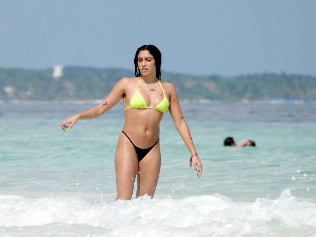 Lourdes Leon montre son corps sexy