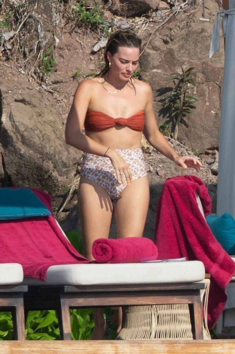 Margot Robbie à la plage