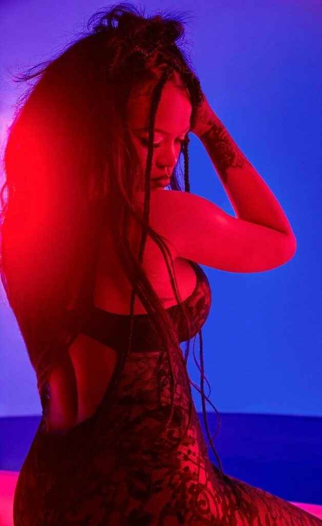 Rihanna super sexy