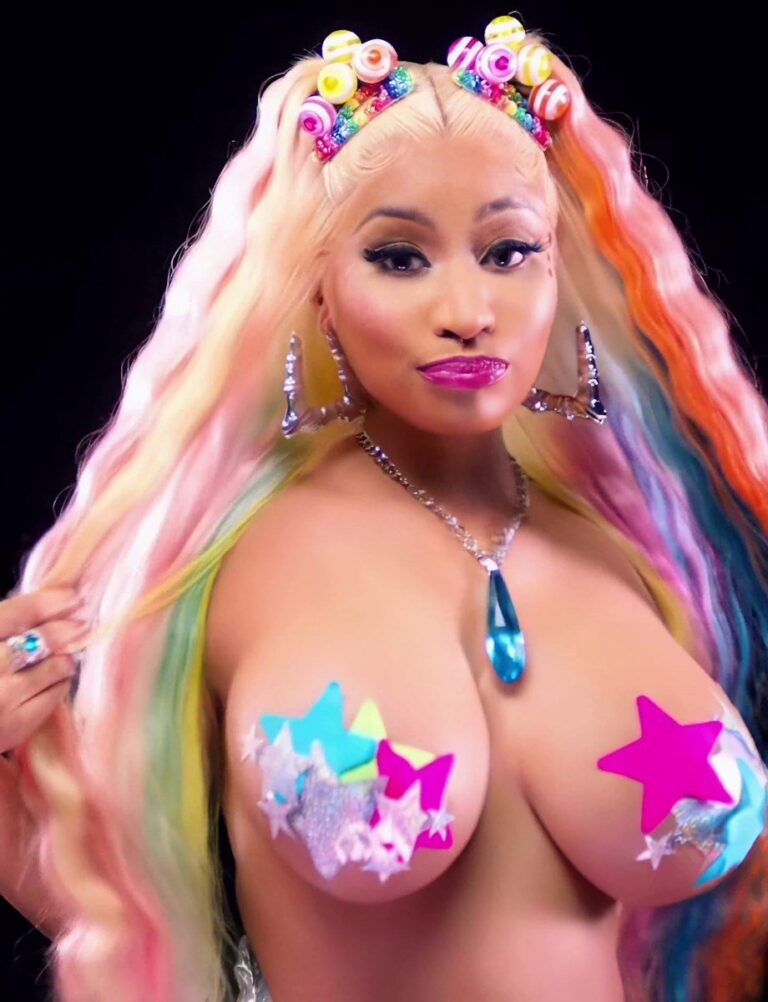 Nicki Minaj très sexy pour un clip