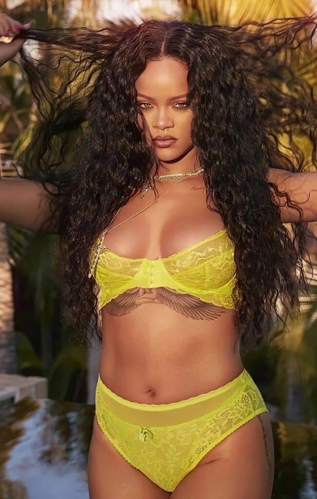Rihanna sexy en lingerie