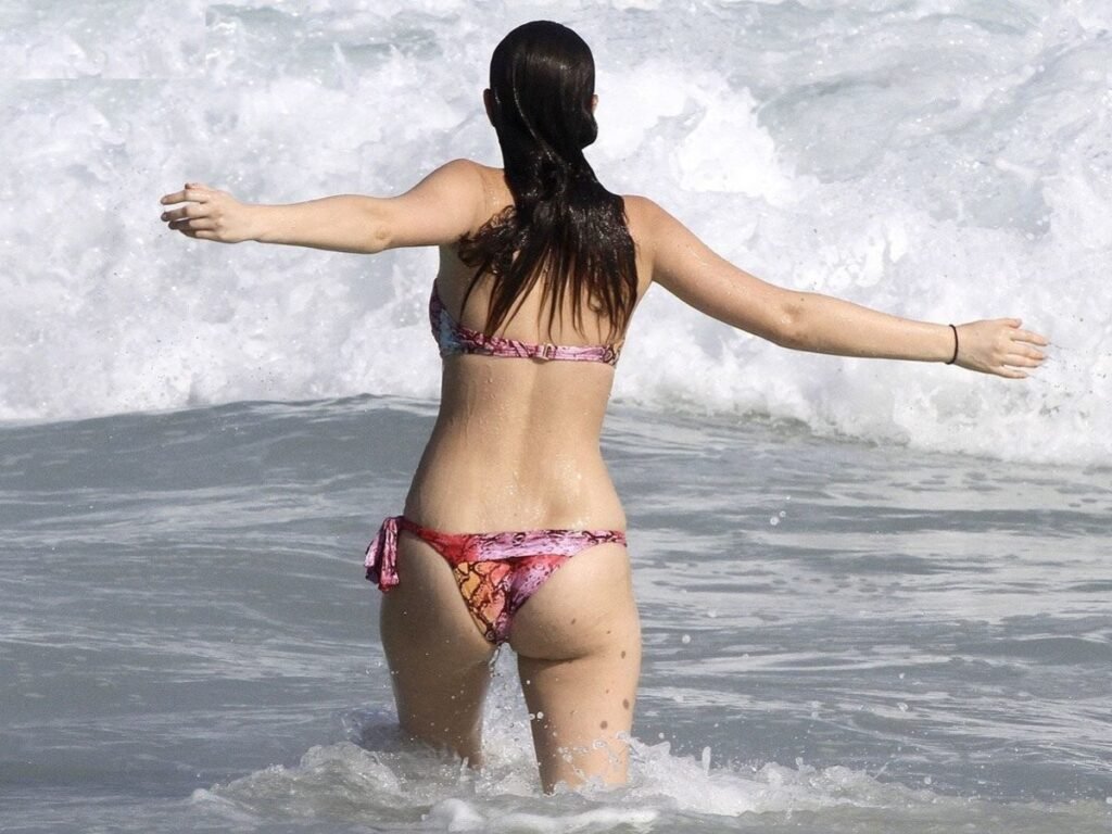La sexy Leighton Meester en bikini